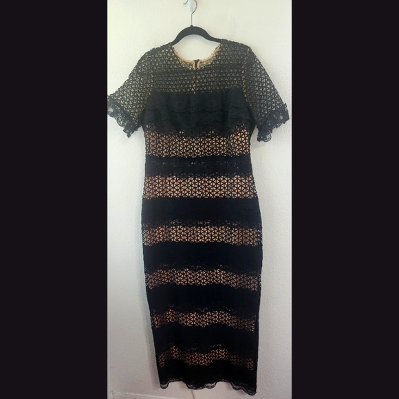 belle badgley mischka lace maxi dress BADGLEY MISCHKA Belted floral-appliqud chiffon gown